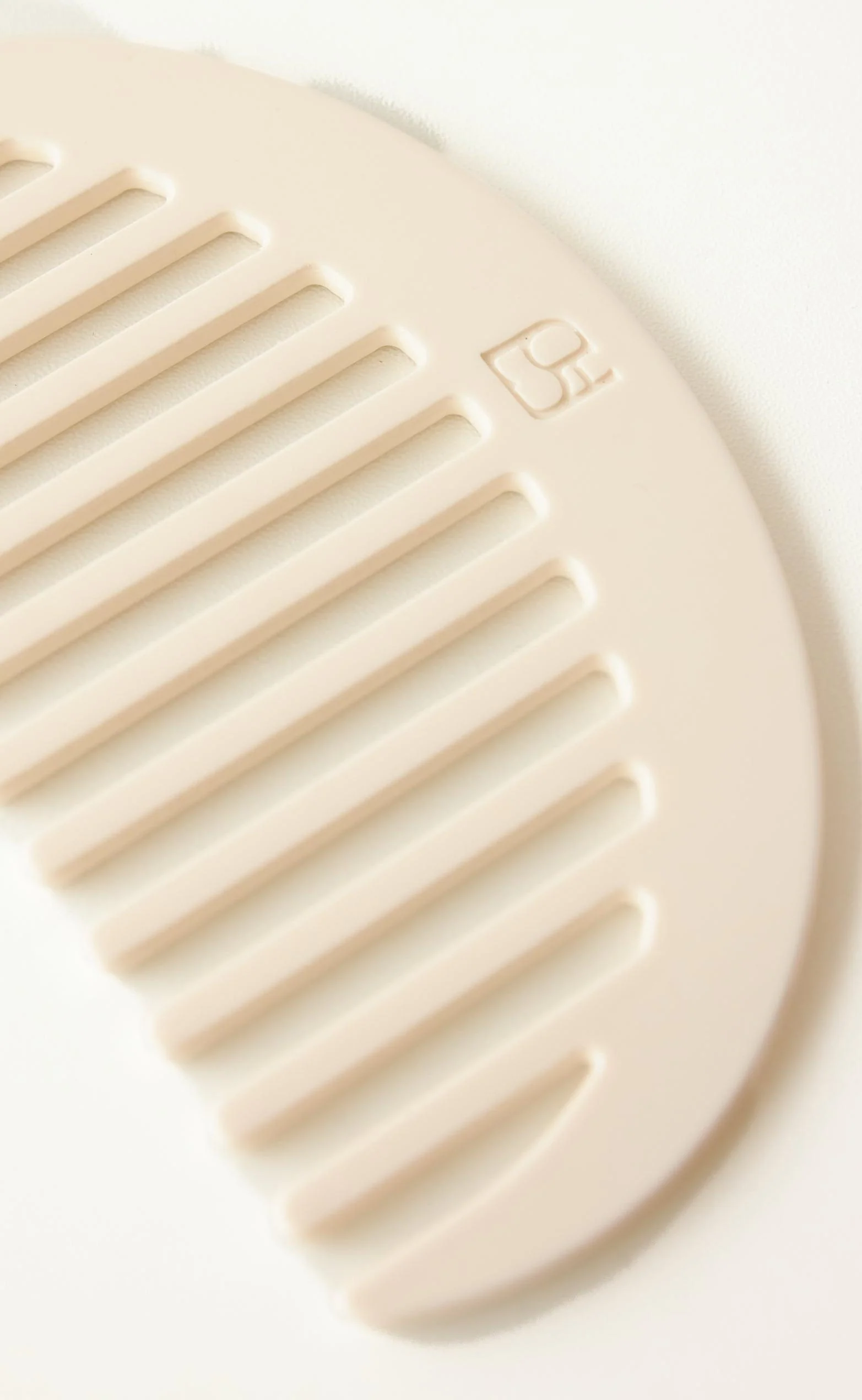 Charcoal Hair Comb (Oat)